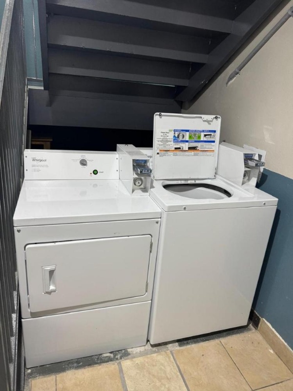 Executive Inn NEWLEY RENOVATED image 22