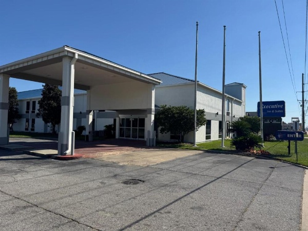 Executive Inn NEWLEY RENOVATED image 23