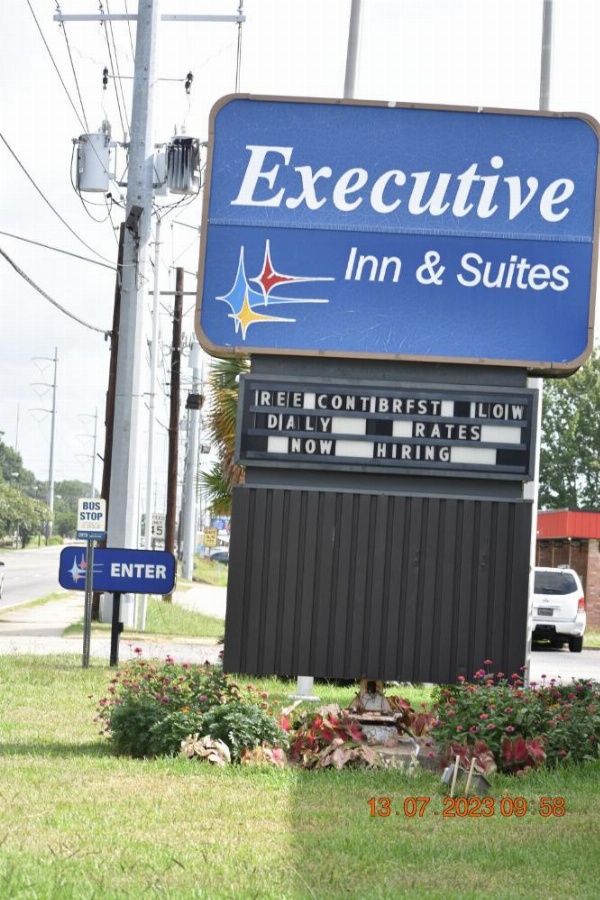 Executive Inn NEWLEY RENOVATED image 29